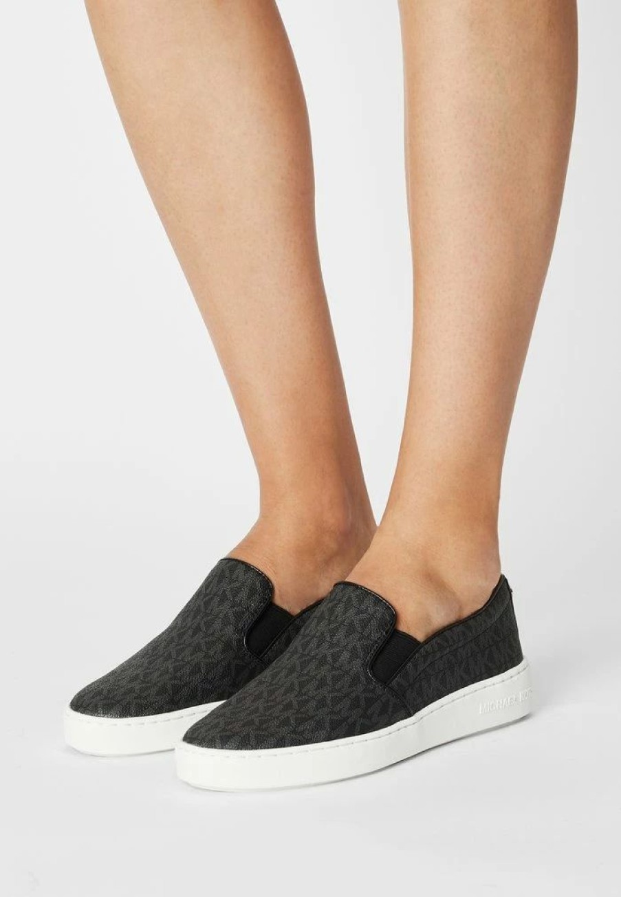 Wholesale Michael Michael Kors Keaton Slip-Ons Black