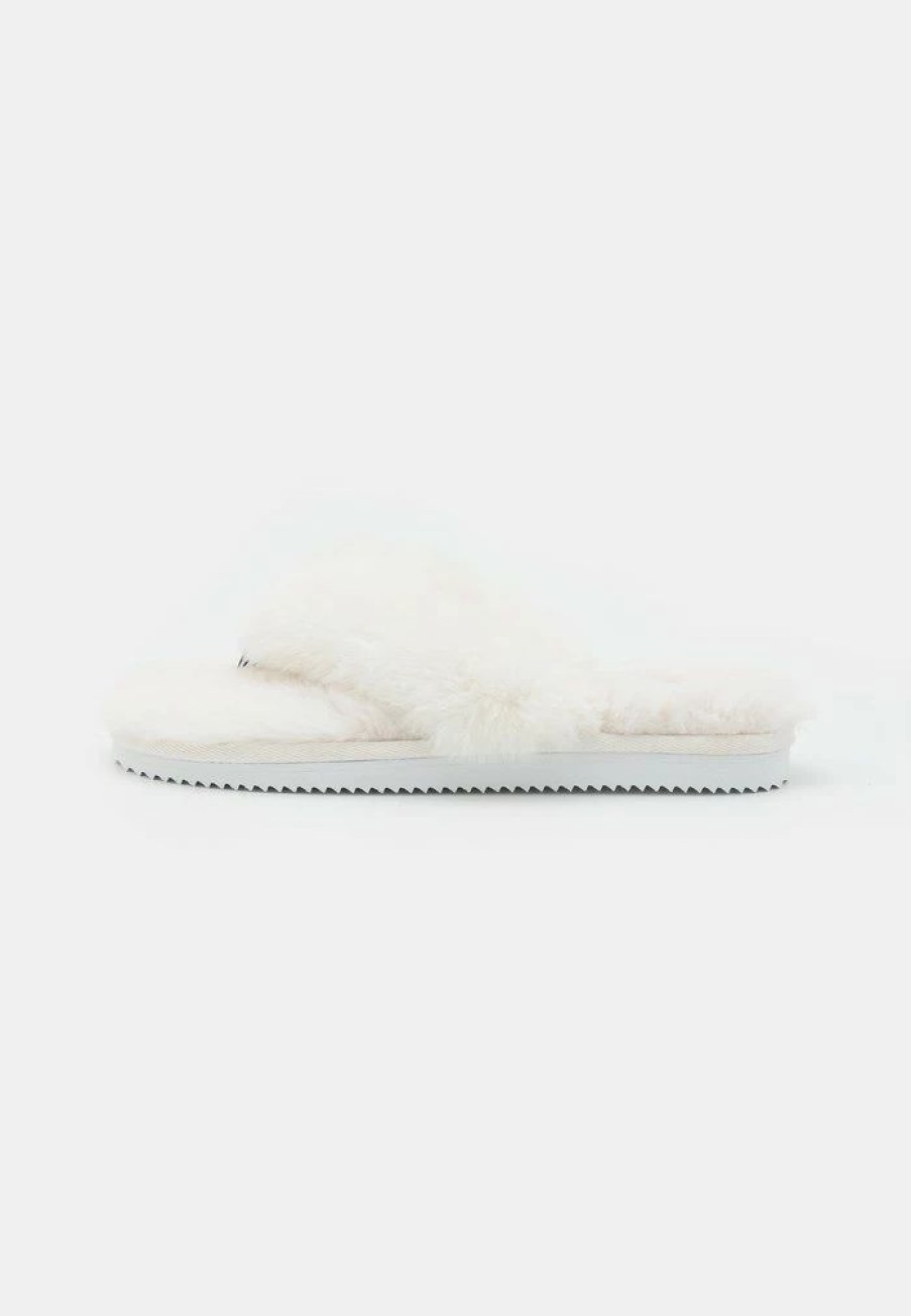 Wholesale Michael Michael Kors Lala Thong T-Bar Sandals Optic White