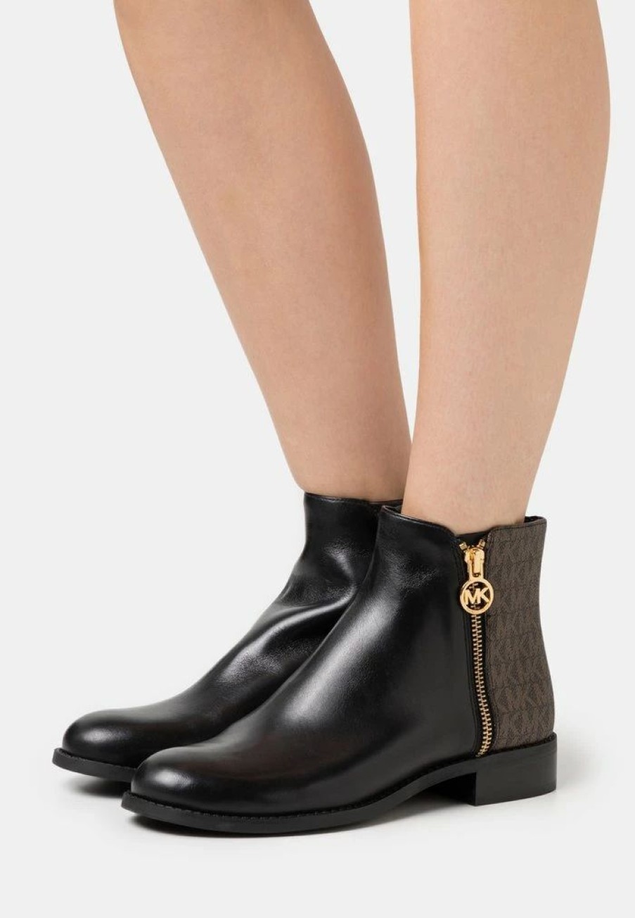 Best Michael Michael Kors Lainey Classic Ankle Boots Black/Brown