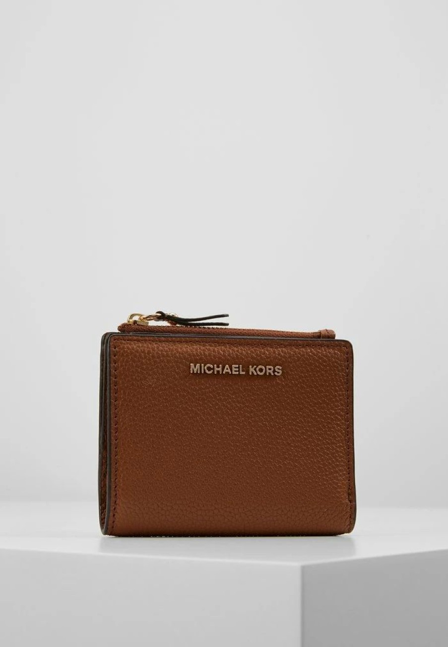 Best Michael Michael Kors Jet Set Snap Billfold Small Wallet Luggage