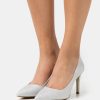 New Michael Michael Kors Dorothy Flex Classic Heels Silver